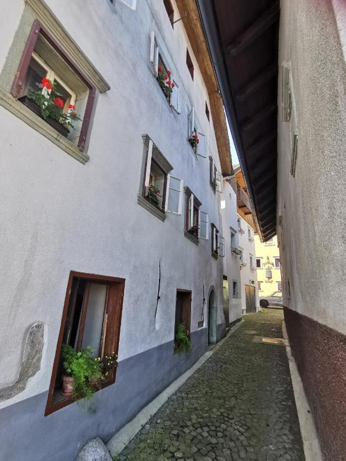 Bajta Kroparica Buitenkant foto